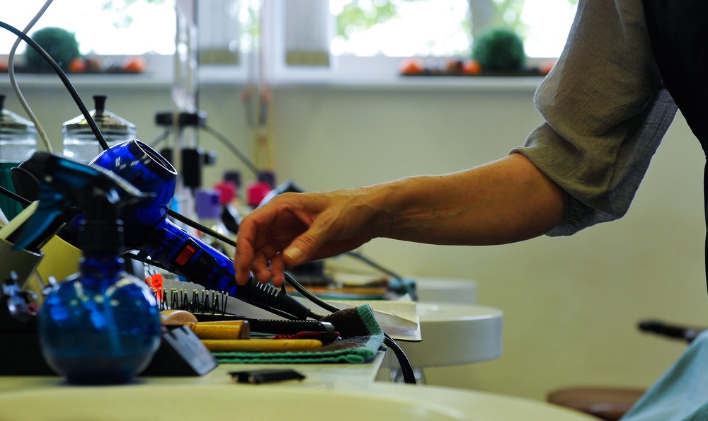 Ramstein barber reflects on working with Airmen for over 30 years