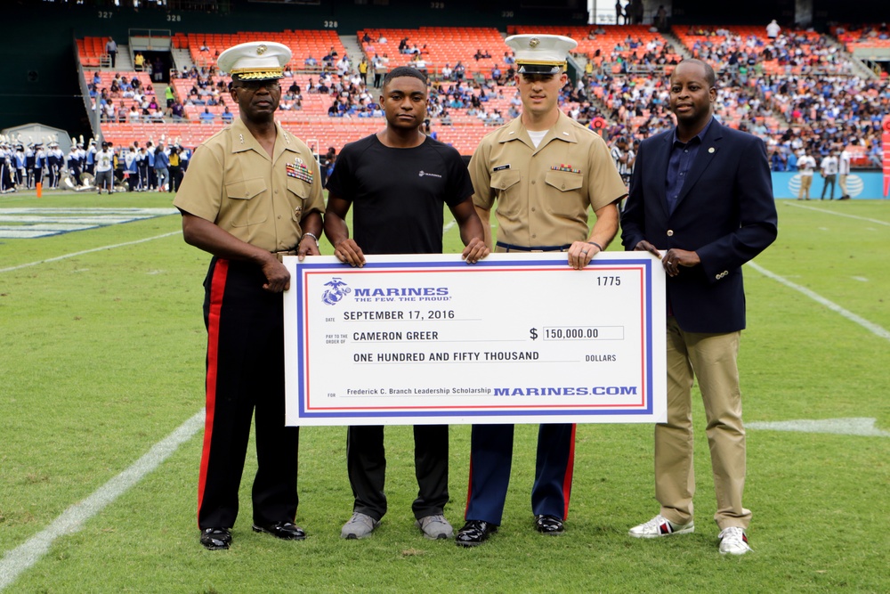 Marines partake in Nation's Football Classic