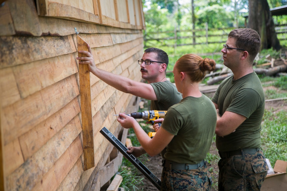 SPMAGTF-SC Marines, Honduran Engineers Work Together on Engineering Projects