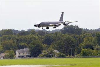 KC-135 Stratotanker Landing