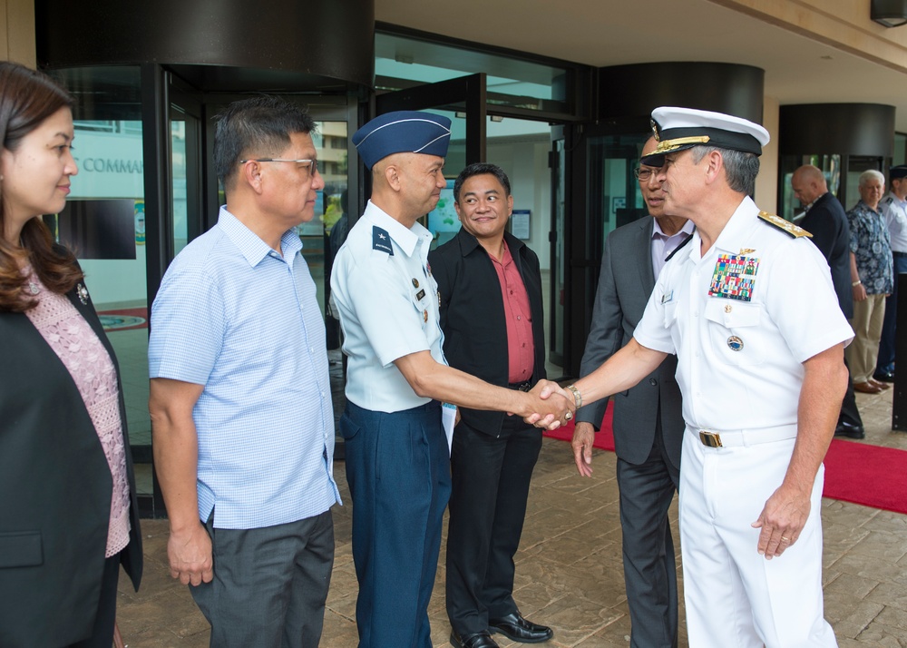 Defense Secretary of Philippines Delfin Lorenzana meet with PACOM Commander