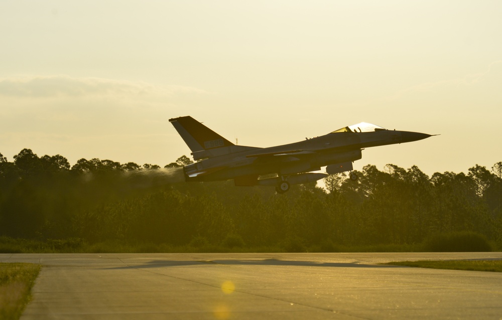 QF-16 FSAT Take off