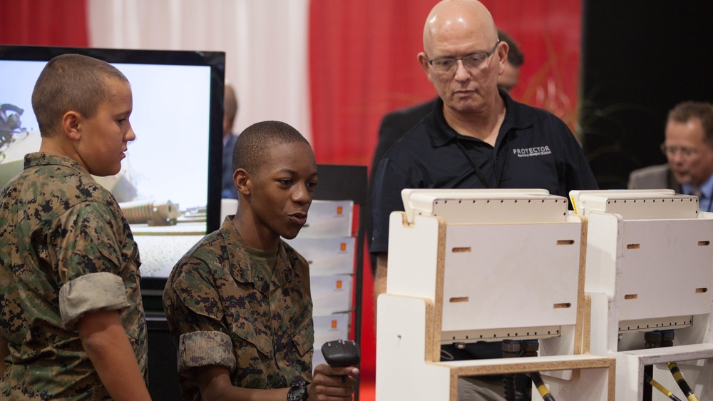 Marines showcase new gear, technologies at Modern Day Marine Expo