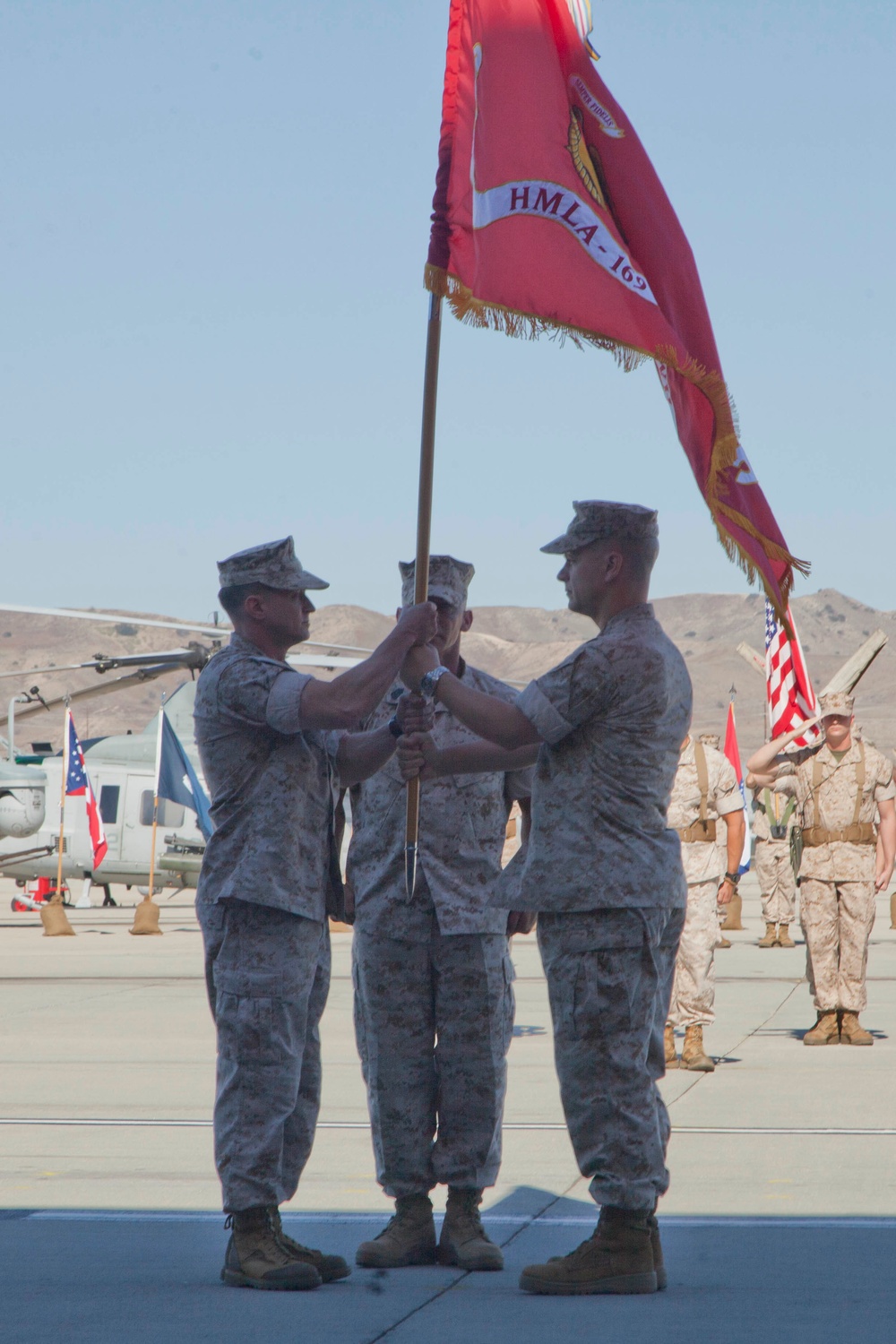 DVIDS - Images - HMLA-169 Change of Command [Image 4 of 4]