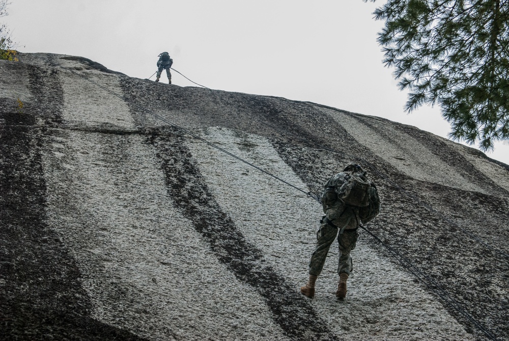 Soldiers from the 172nd Infantry Regiment (Mountain) Train at Eagles Bluff