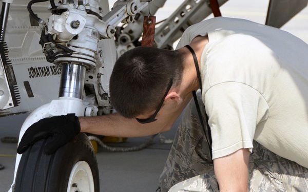 F-16s arrive at Lask