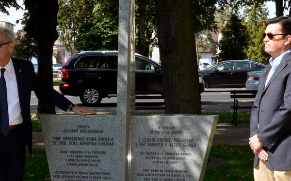 Konstantynow Lodzki holds memorial service for WWII bomber crew