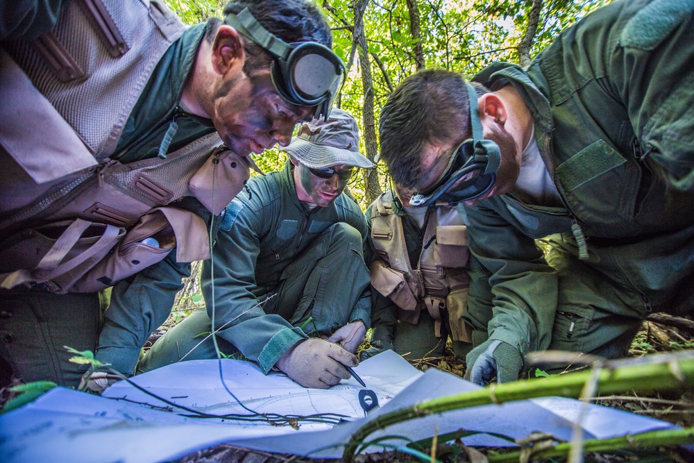 Airmen learn to survive at Rosecrans