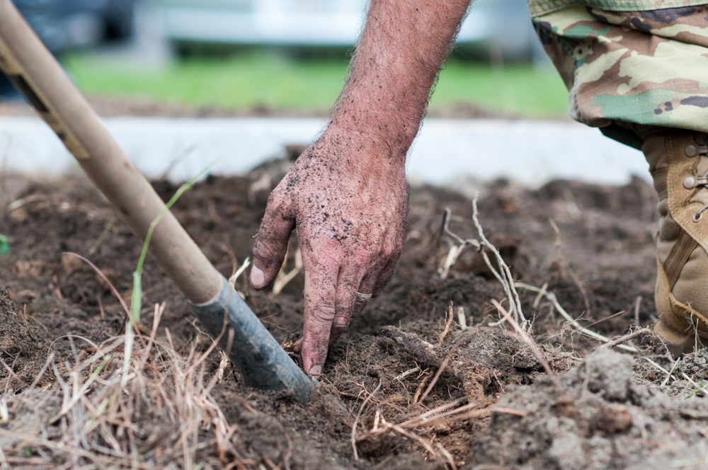 USARC adds beauty to headquarters during National Public Lands Day