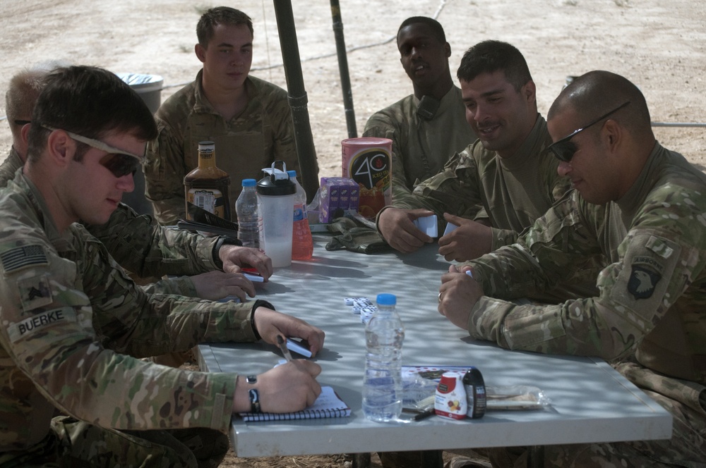 Soldiers in Iraq find ways to keep up morale
