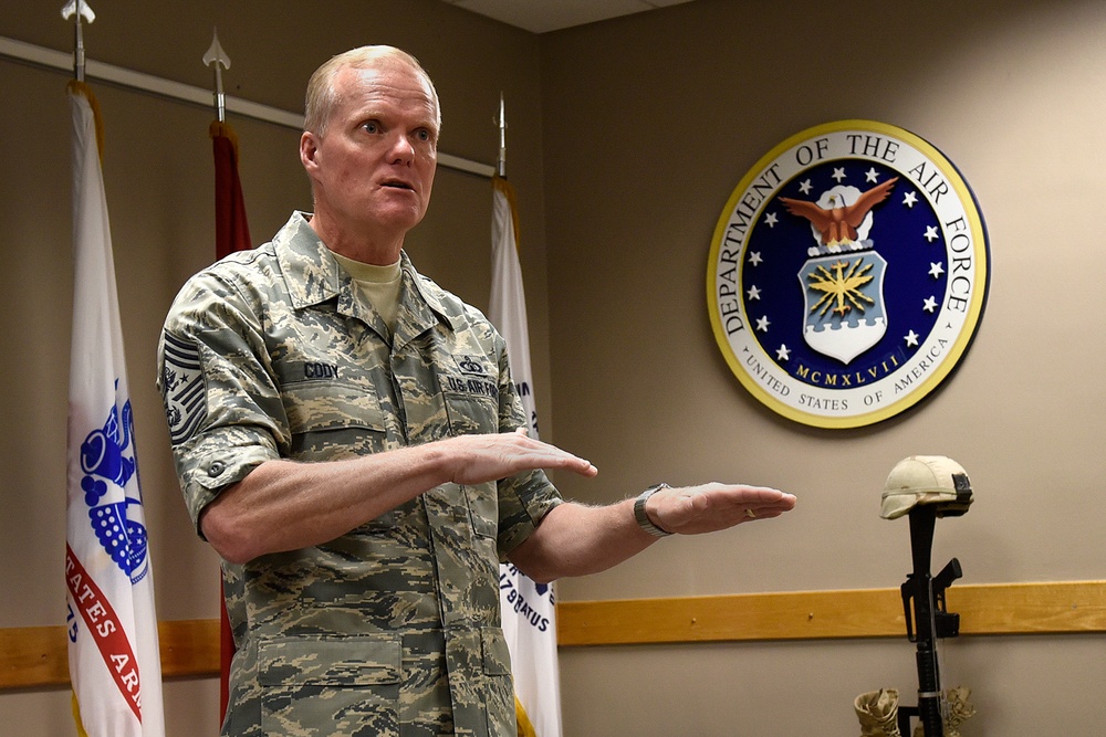 CMSAF Cody talks leadership with ALS students