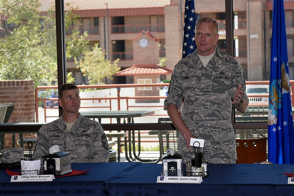 CMSAF Cody talks leadership with ALS students