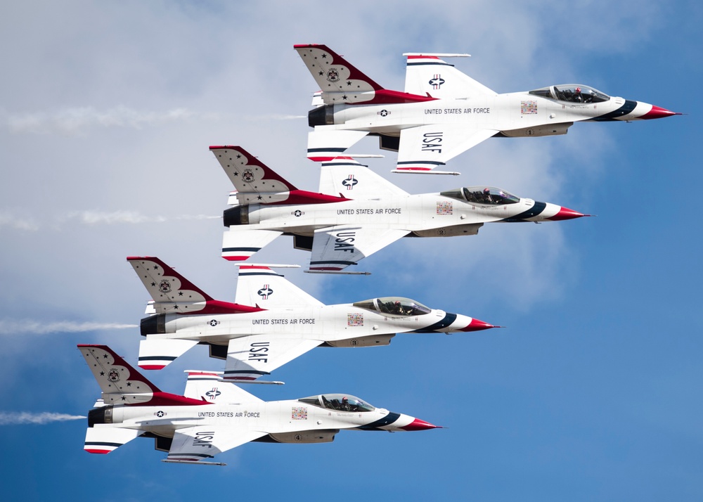 The Thunderbirds Perform at Joint Base Lewis-McChord