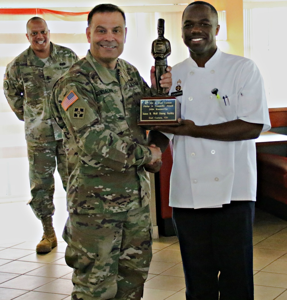 Wolf DFAC cooks awarded for cooking competition