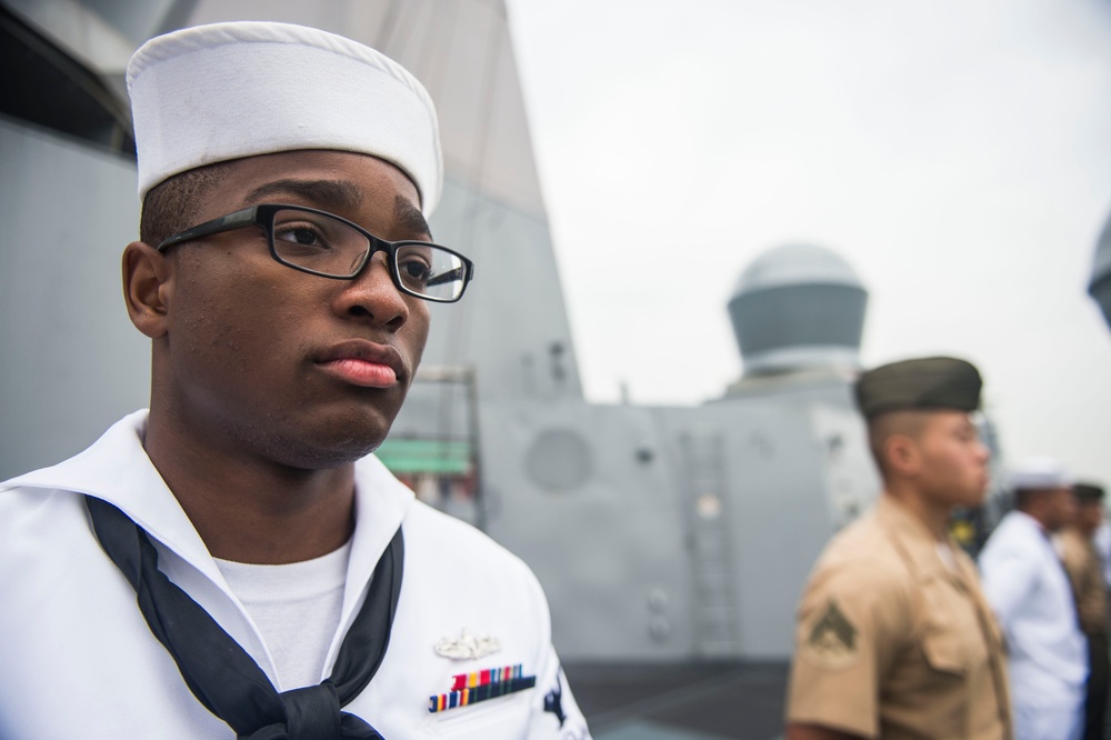 USS Green Bay Arrives in Hong Kong