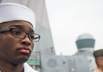 USS Green Bay Arrives in Hong Kong