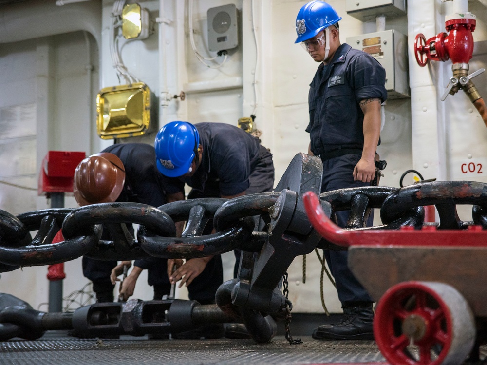 USS Bonhomme Richard (LHD 6) departs Hong Kong