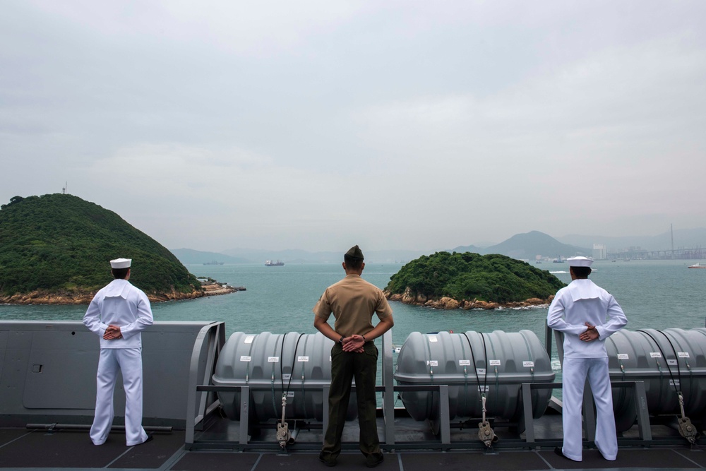 USS Green Bay (LPD 20) arrives in Hong Kong