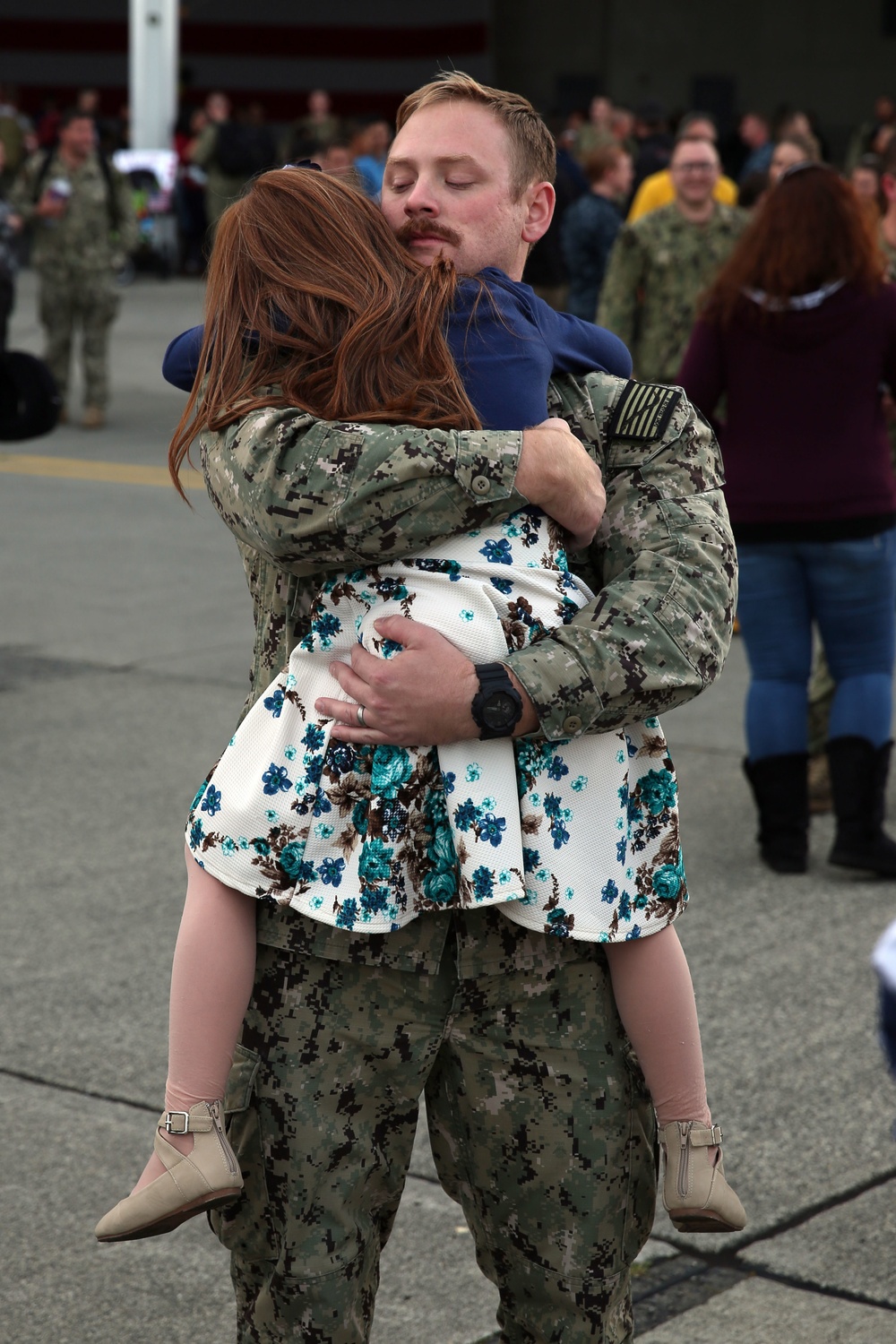 Electronic Attack Squadron 138 homecoming from 7th Fleet deployment