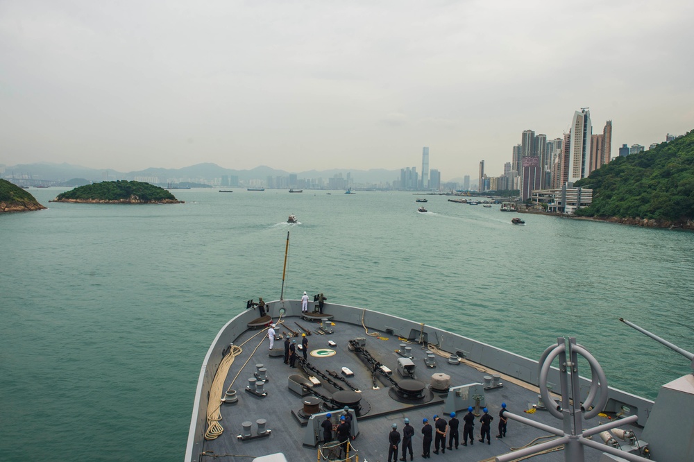 USS Green Bay Arrives in Hong Kong