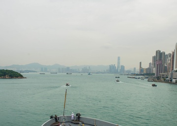 USS Green Bay Arrives in Hong Kong