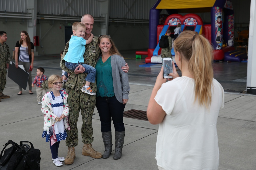 Electronic Attack Squadron 138 homecoming from 7th Fleet deployment
