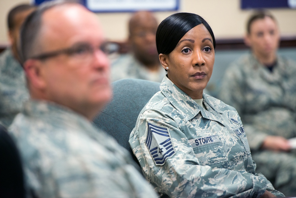 AMC Surgeon Visits Travis AFB