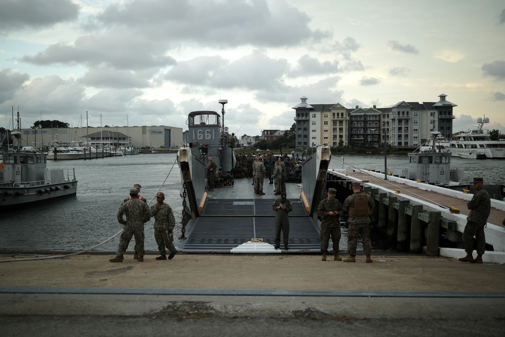 Marines prepare for Hurricane Matthew relief effort