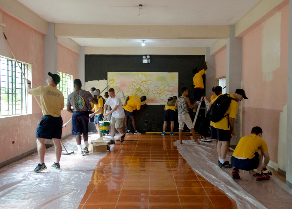 Frank Cable Visits Olongapo City Center for Youth