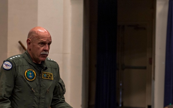 Commander, U.S. Pacific Fleet visits Naval Air Station Whidbey Island