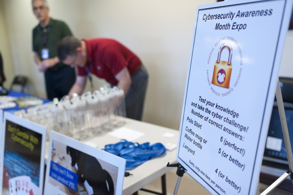 FORSCOM/USARC host Cyber Security Expo