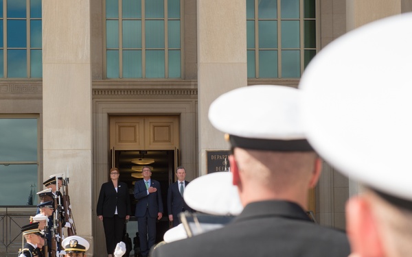 SD greets Austtralian Minister for Defence