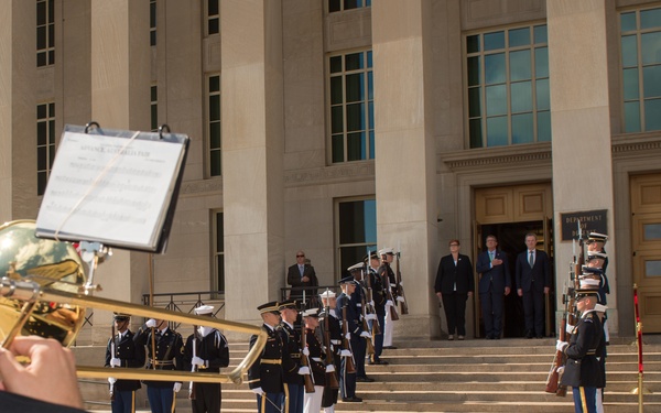 SD greets Austtralian Minister for Defence