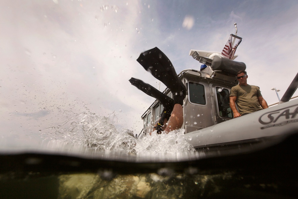 BORSTAR divers train in Panama City, Florida