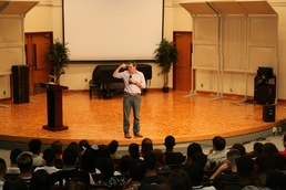 Speaker inspires parents, couples, teens with ‘Screamfree’ seminar