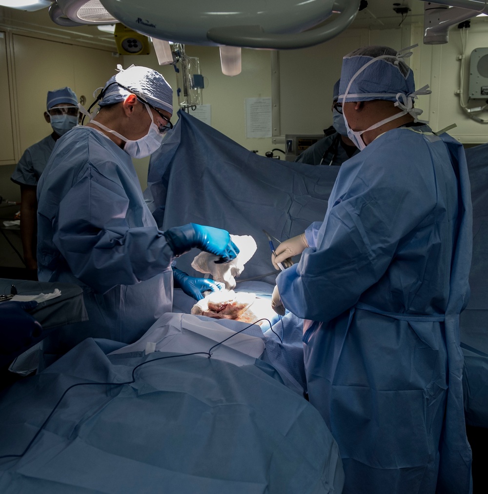 Medical Exchange aboard USS San Diego (LPD 22) During San Francisco Fleet Week 2016