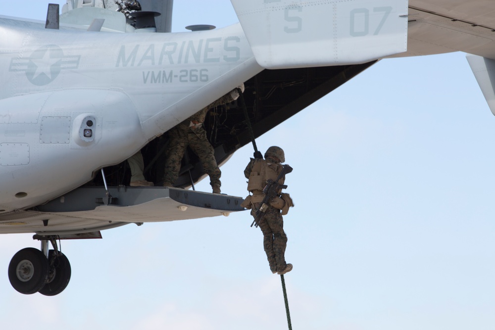 Crisis Response Marines sharpen fast-rope skills in Spain