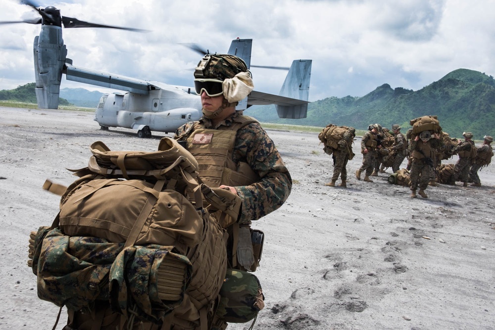 Philippine, 2/4 Marines Conduct Bilateral Training