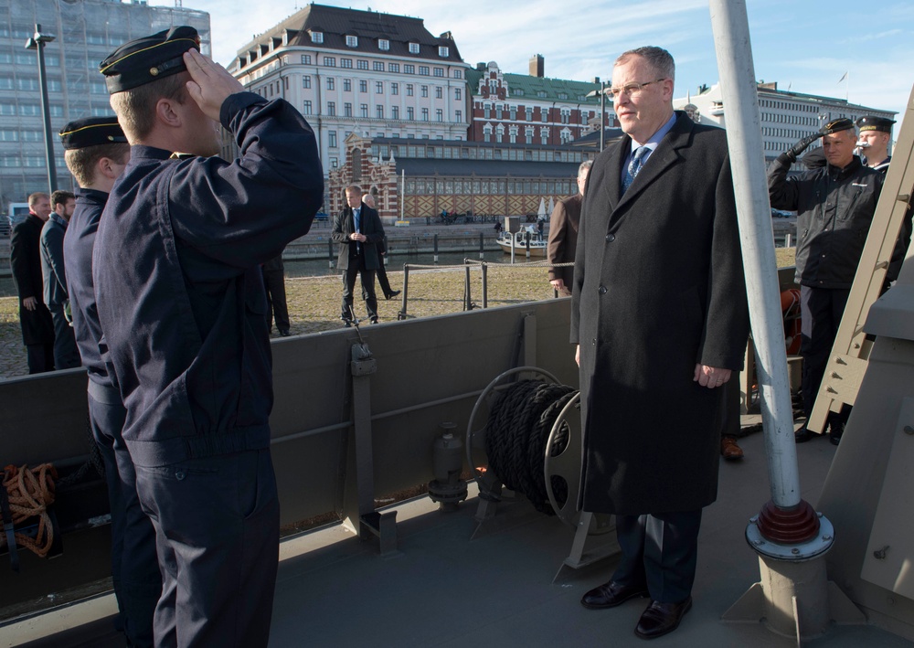 DSD observes Finnish Military Exercise