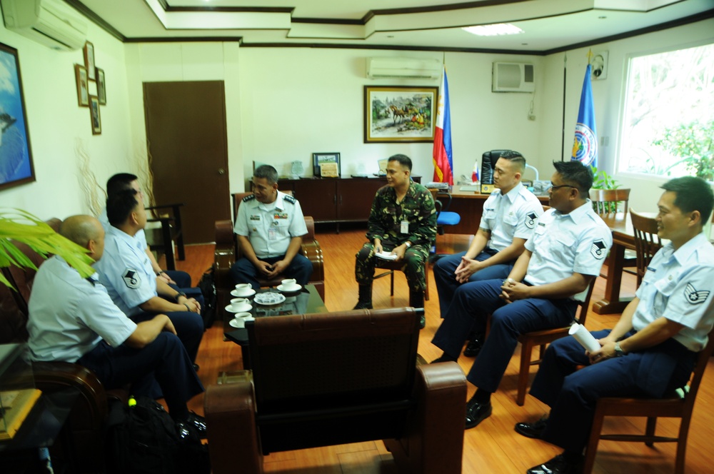 HIANG shares air defense expertise with Philippine counterparts