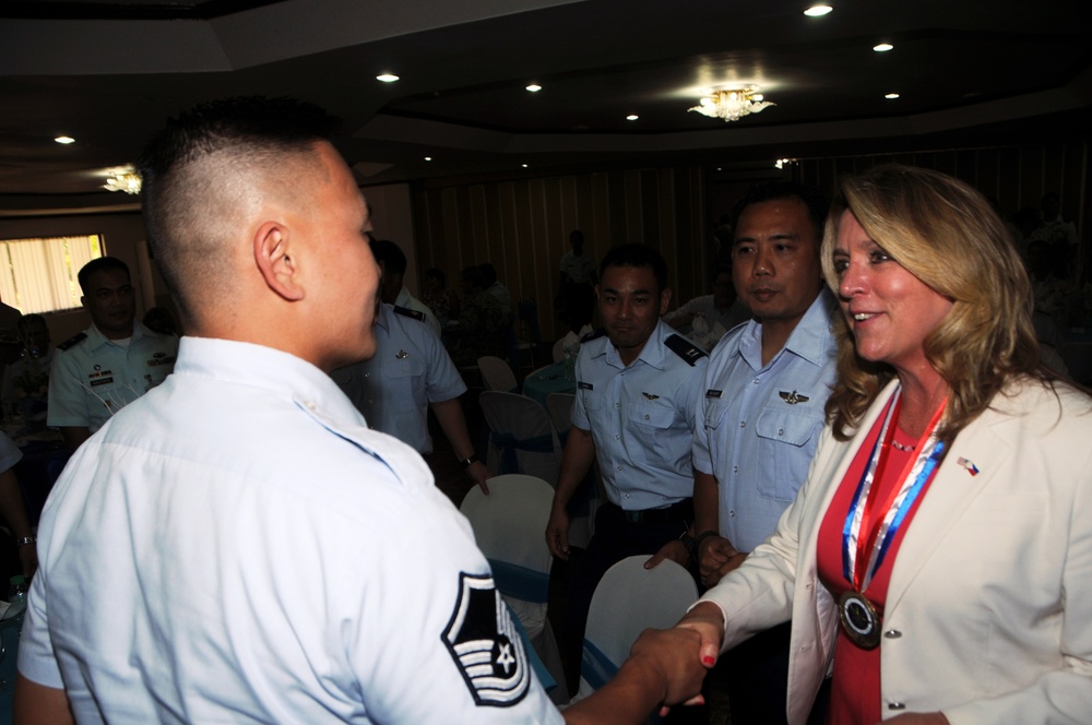 HIANG shares air defense expertise with Philippine counterparts