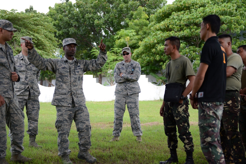 U.S. Air Force Defenders exchange tactics with Philippine Air Force members