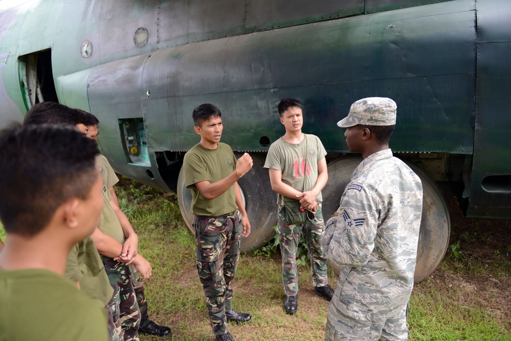 U.S. Air Force Defenders exchange tactics with Philippine Air Force members