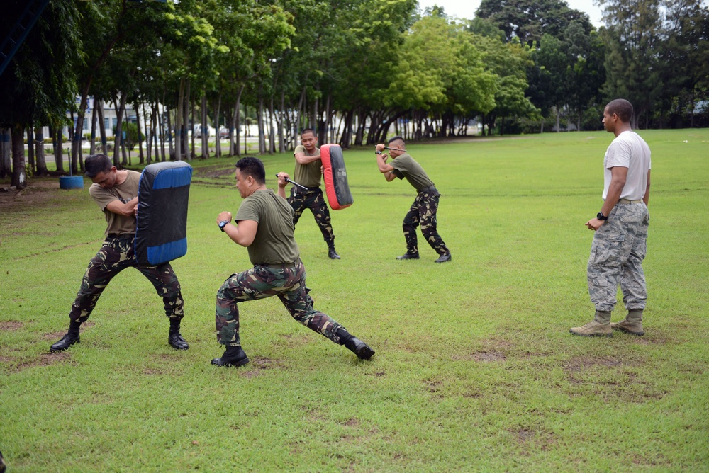 U.S. Air Force Defenders exchange tactics with Philippine Air Force members