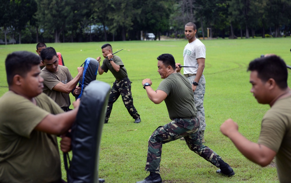 U.S. Air Force Defenders exchange tactics with Philippine Air Force members