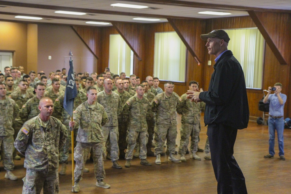 Florida Governor Rick Scott addresses Florida National Guard Soldiers