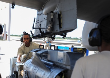 AMUs go warhead to head during load competition