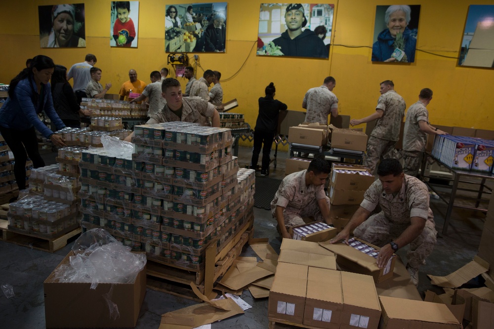 Marines volunteer at food bank