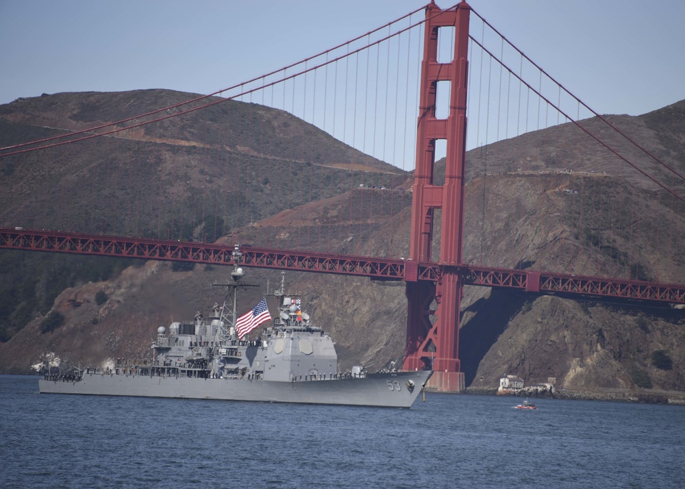 Parade of Ships at San Francisco Fleet Week