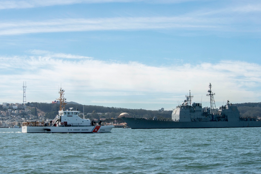 Coast Guard Cutter Dorado patrols during Fleet Week San Francisco air show
